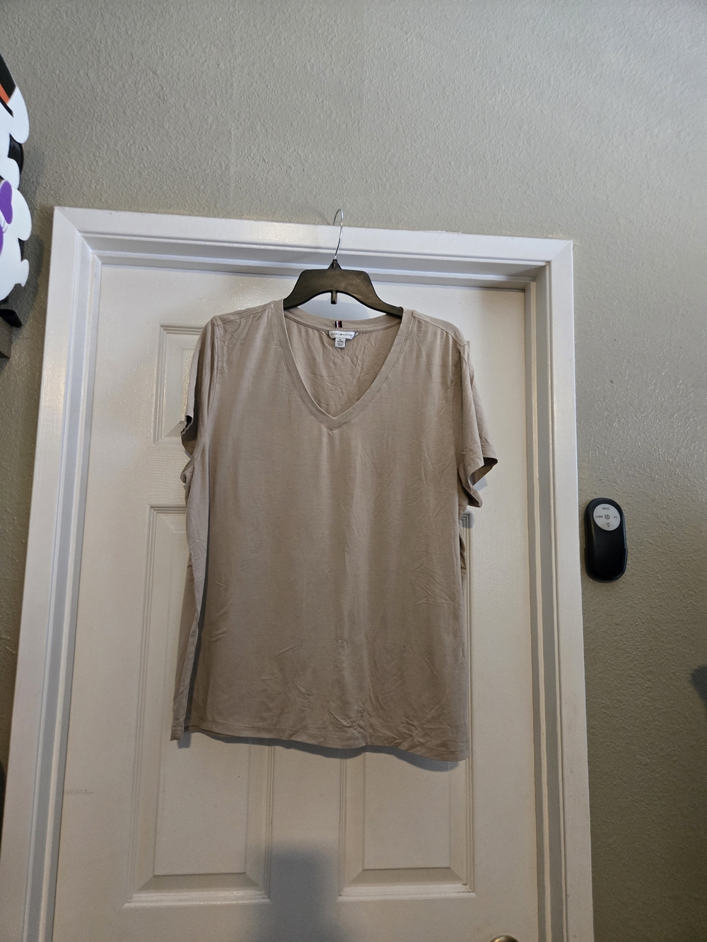 Tommy Hilfiger Women's V-Neck Short Sleeve Tee - Beige